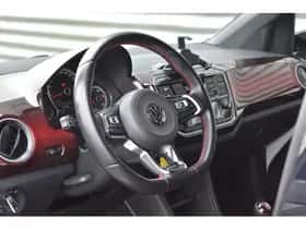 Volkswagen Up! (2018) thumbnail 2