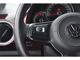 Volkswagen Up! (2018) thumbnail 8