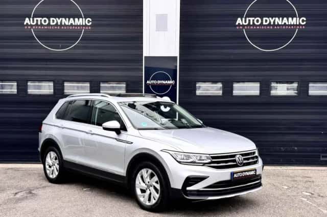 Volkswagen Tiguan (2021) thumbnail 3