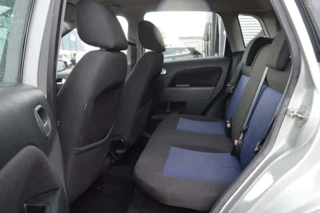 Ford Fiesta (2008) thumbnail 2