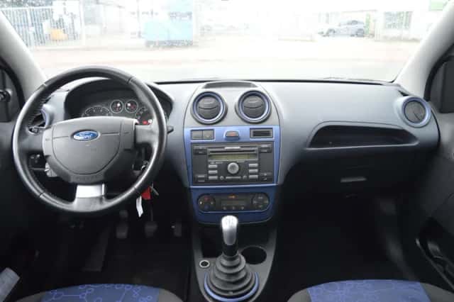 Ford Fiesta (2008) thumbnail 3
