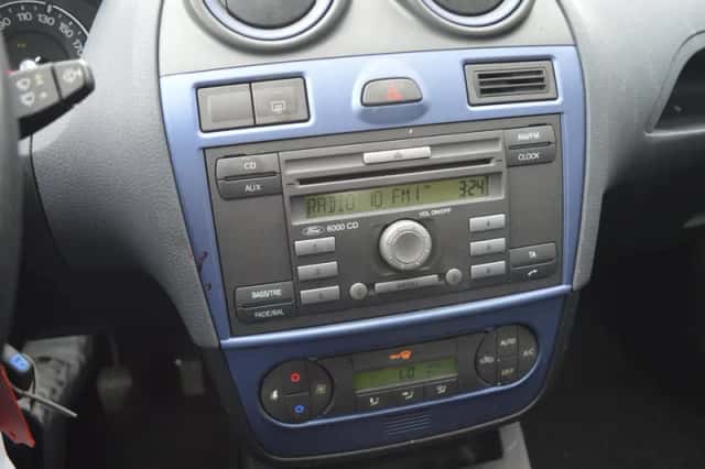 Ford Fiesta (2008) thumbnail 4