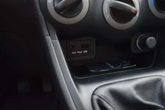 Hyundai i10 (2011) thumbnail 3