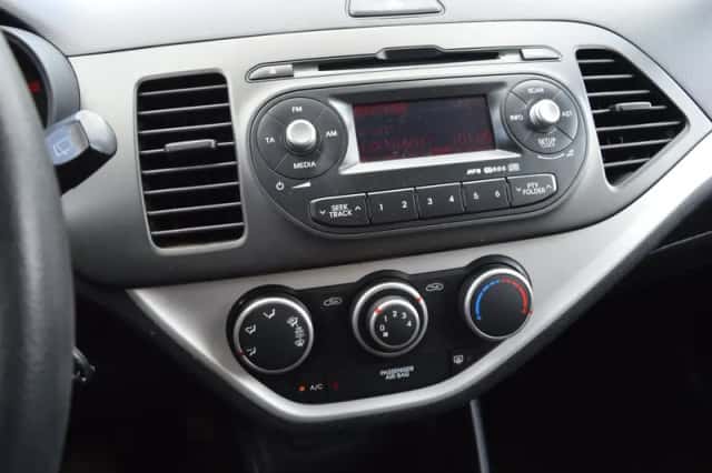 Kia Picanto (2012) thumbnail 4