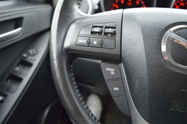 Mazda 3 (2010) thumbnail 5