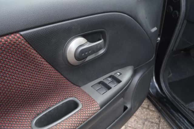 Nissan Note (2008) thumbnail 2