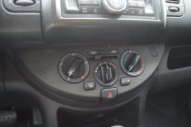 Nissan Note (2008) thumbnail 3