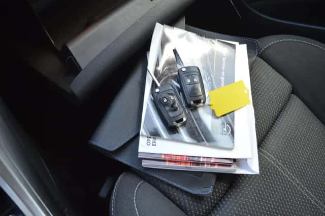 Opel Astra (2010) thumbnail 5