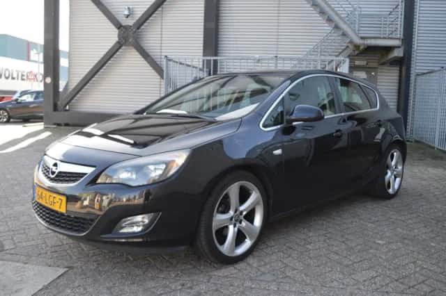 Opel Astra (2010) thumbnail 6