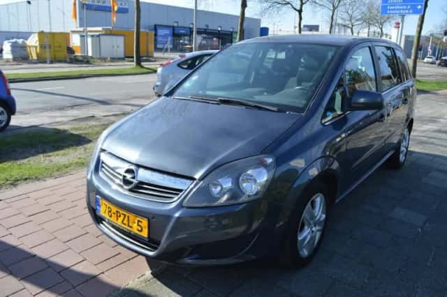 Opel Zafira (2011) thumbnail 6