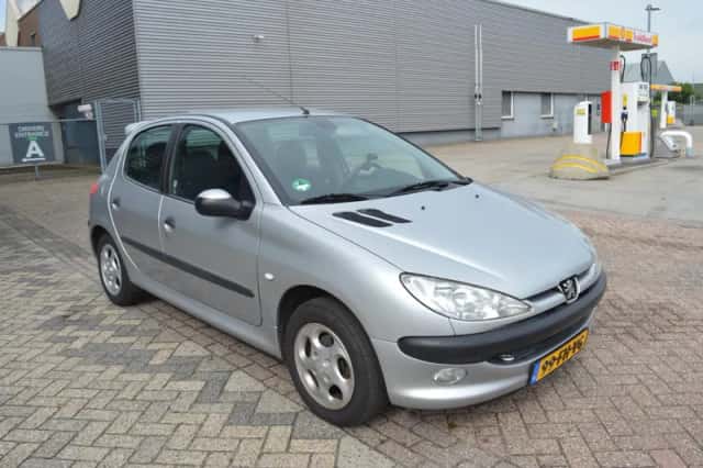 Peugeot 206 (2000) thumbnail 1