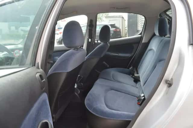 Peugeot 206 (2000) thumbnail 3