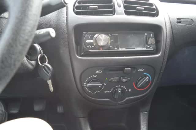 Peugeot 206 (2000) thumbnail 5