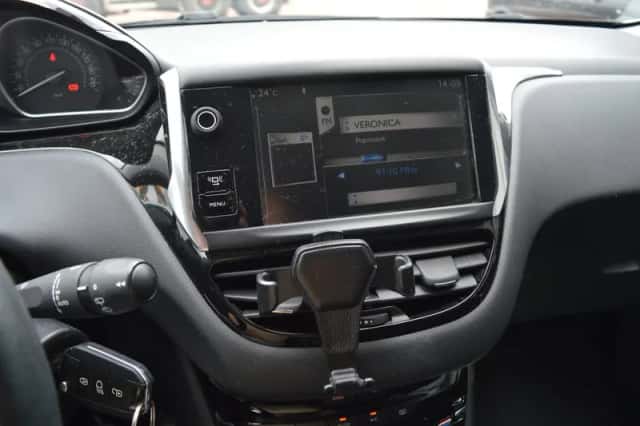Peugeot 208 (2013) thumbnail 5