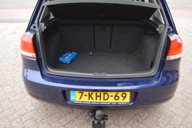Volkswagen Golf (2009) thumbnail 4