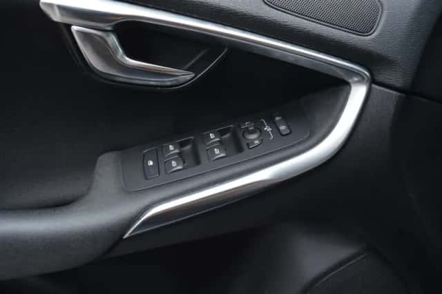 Volvo V40 (2013) thumbnail 4