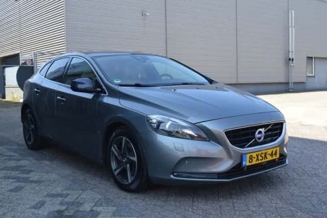 Volvo V40 (2014) thumbnail 1