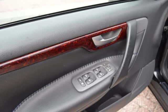 Volvo XC70 (2003) thumbnail 3