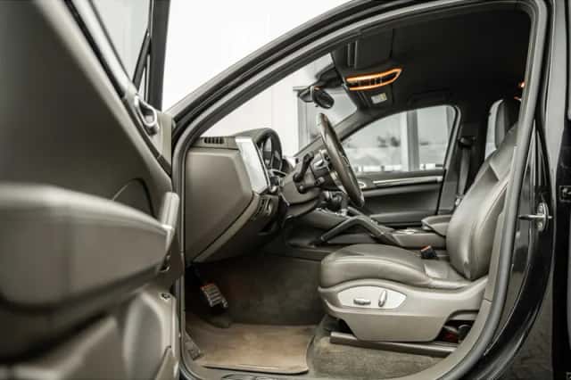 Porsche Cayenne (2015) thumbnail 5
