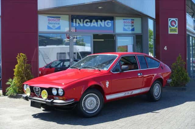 Alfa Romeo Alfetta GTV (1976) thumbnail 1