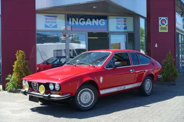 Alfa Romeo Alfetta GTV (1976) thumbnail 1