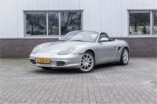 Porsche Boxster (2004) thumbnail 1