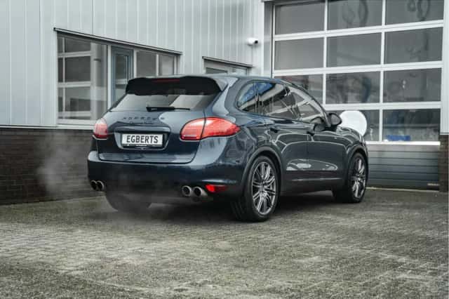 Porsche Cayenne (2010) thumbnail 3