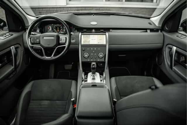 Land Rover Discovery Sport (2021) thumbnail 2