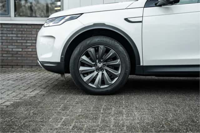Land Rover Discovery Sport (2021) thumbnail 4