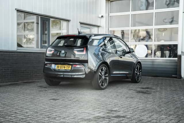 BMW i3 (2022) thumbnail 3