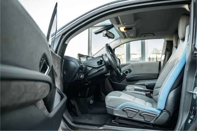 BMW i3 (2022) thumbnail 5