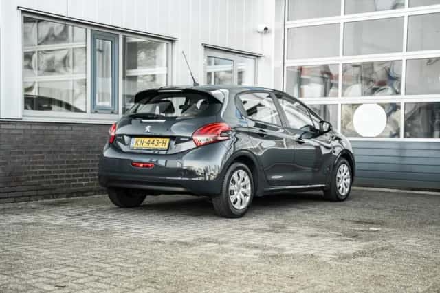 Peugeot 208 (2016) thumbnail 3