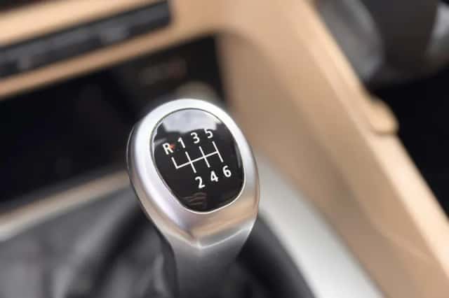 BMW X1 (2011) thumbnail 4