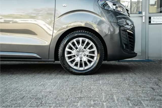 Opel Zafira-e Life (2021) thumbnail 4