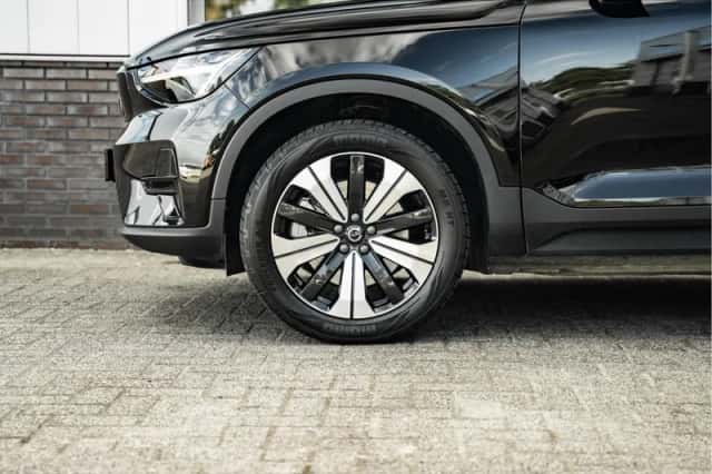 Volvo XC40 (2023) thumbnail 4