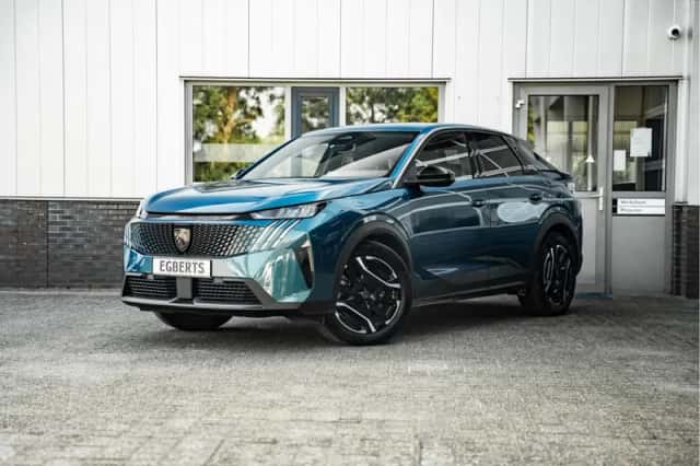 Peugeot e-3008 (2024) thumbnail 1