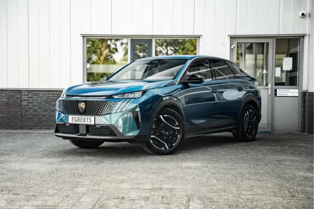 Peugeot e-3008 (2024) thumbnail 1
