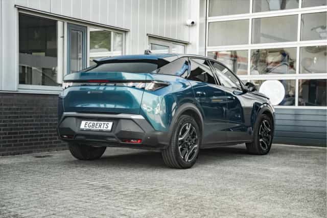 Peugeot e-3008 (2024) thumbnail 3