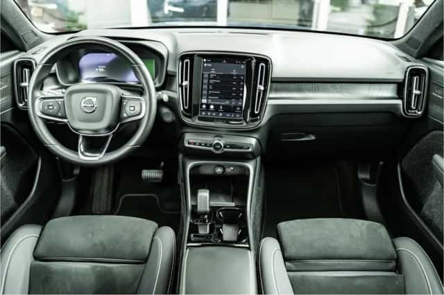 Volvo C40 (2023) thumbnail 2