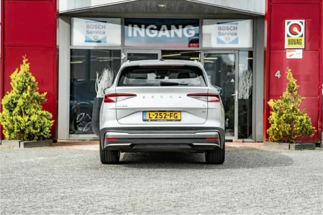 Škoda Enyaq (2021) thumbnail 3