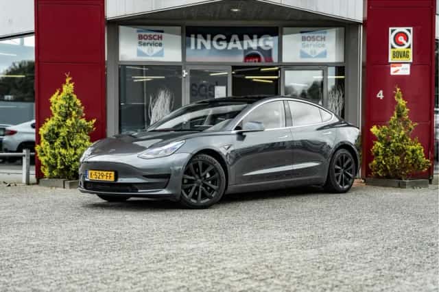 Tesla Model 3 (2020) thumbnail 1