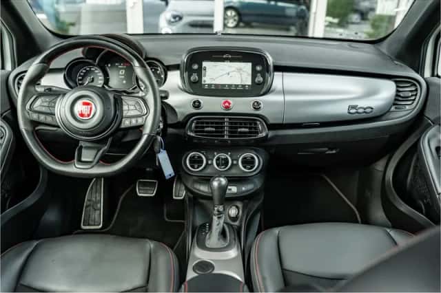 Fiat 500 (2020) thumbnail 2