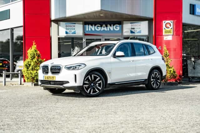 BMW iX3 (2021) thumbnail 1