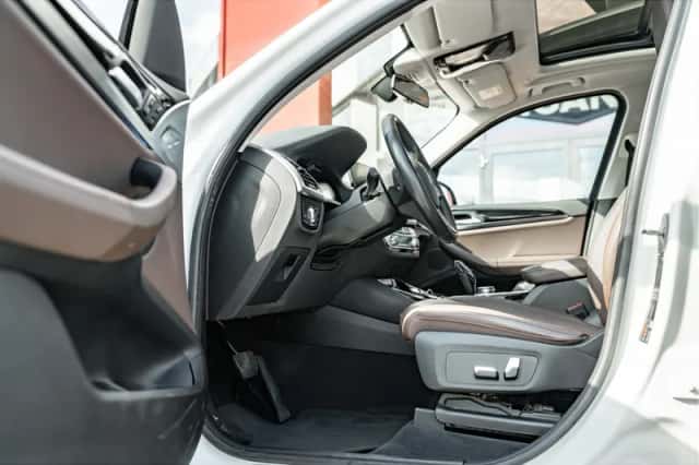 BMW iX3 (2021) thumbnail 5