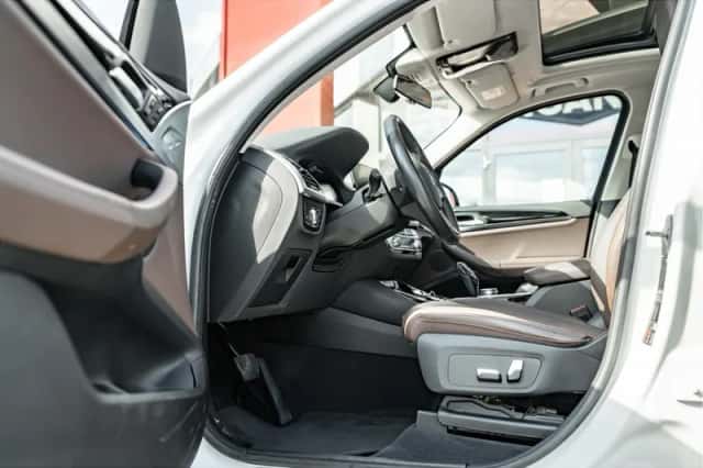 BMW iX3 (2021) thumbnail 5