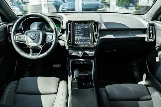 Volvo C40 (2023) thumbnail 2