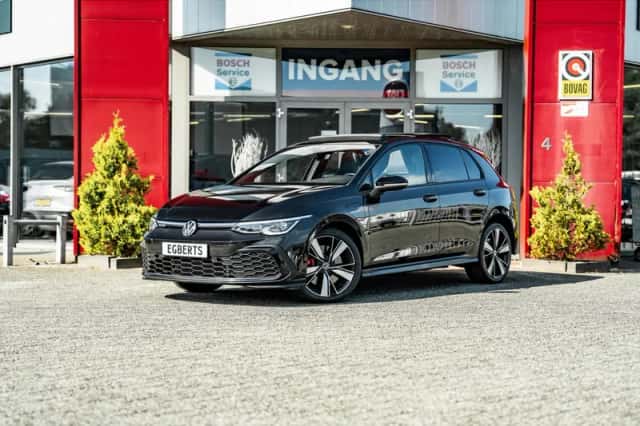 Volkswagen Golf (2022) thumbnail 1