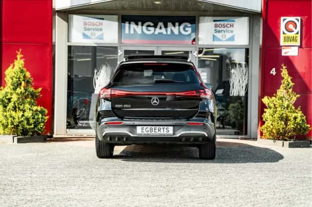 Mercedes-Benz EQA (2021) thumbnail 6