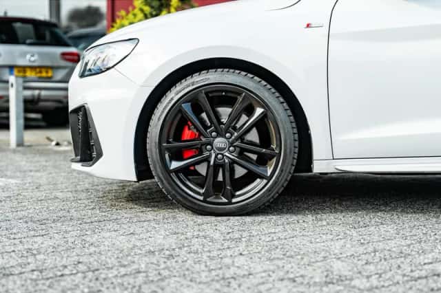 Audi A1 (2019) thumbnail 3
