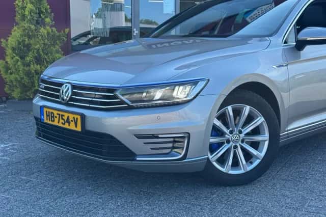 Volkswagen Passat (2015) thumbnail 4